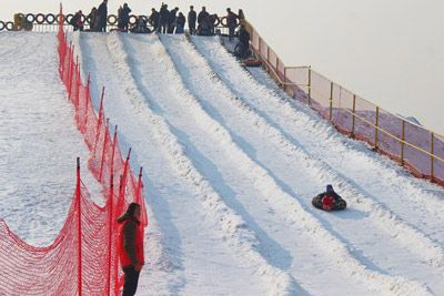 鹤鸣湖滑雪场