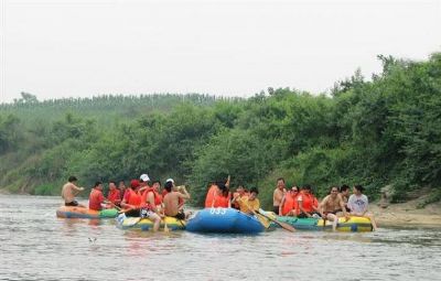 平洞河漂流